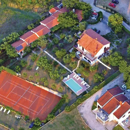 Mugeba 12 * Porec