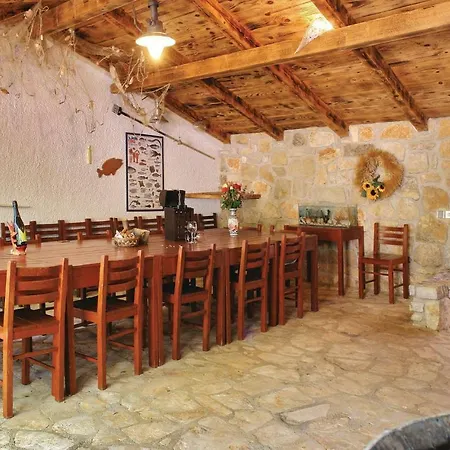 Mugeba 12 * Porec